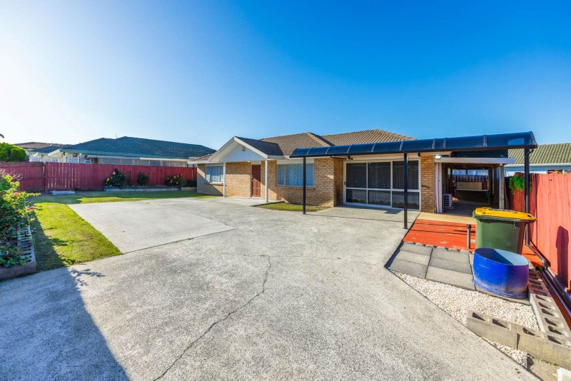 39A Robert Skelton Place, Clendon Park, Auckland - Carousel 2