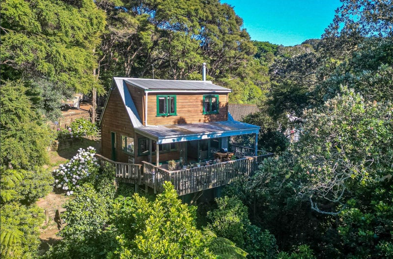 55 Okoka Road, Omiha, Waiheke Island - Carousel 1