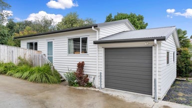 16A Chilcott Road, Henderson, Auckland - Carousel 1