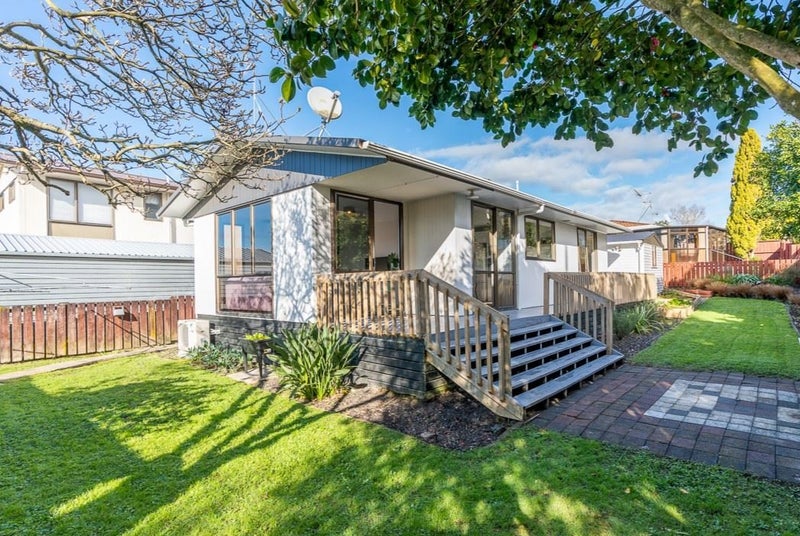 58 Garnett Avenue, Forest Lake, Hamilton - Carousel 1