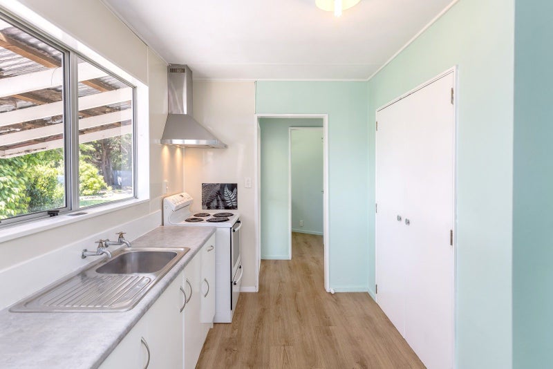 16 River Road, Masterton - Carousel 2