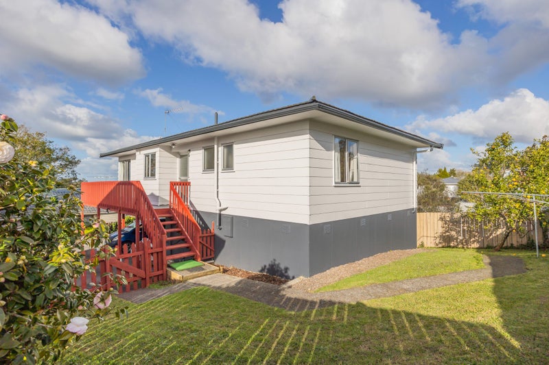 3/12 Aldern Road, Massey, Auckland - Carousel 2