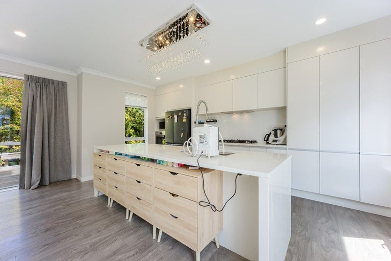 1B Harrowglen Drive, Northcross, Auckland - Carousel 2