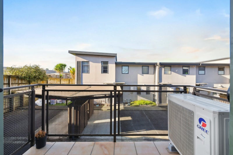 17/42 Holly Street, Avondale, Auckland - Carousel 1