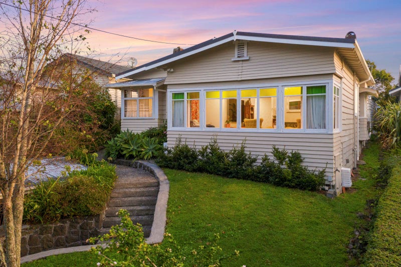 32 Ellerton Road, Mount Eden, Auckland - Carousel 1