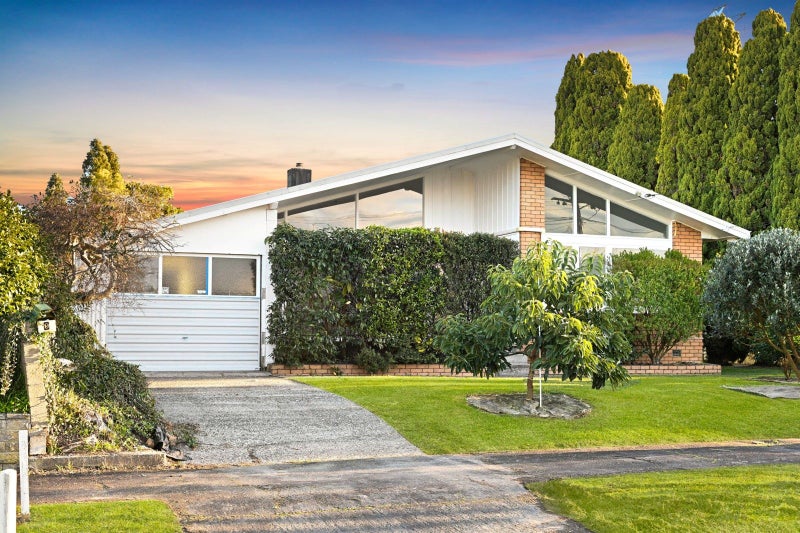 9 Yorkshire Road, Silverdale, Hamilton - Carousel 1