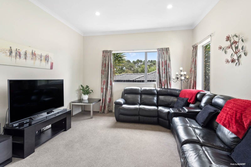 65 Bradnor Meadows Drive, Swanson, Auckland - Carousel 2