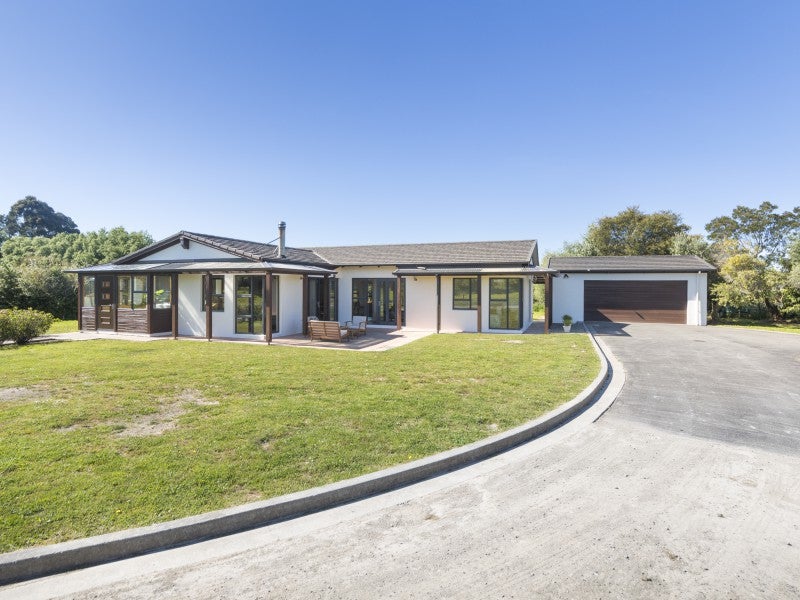 32 Schnell Drive, Kelvin Grove, Palmerston North - Carousel 1