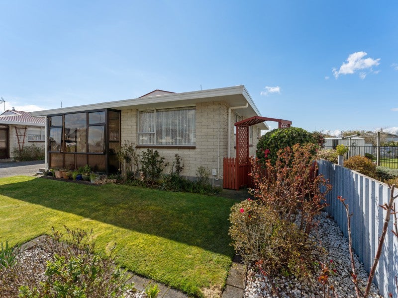 84 Broadway, Stratford - Carousel 2