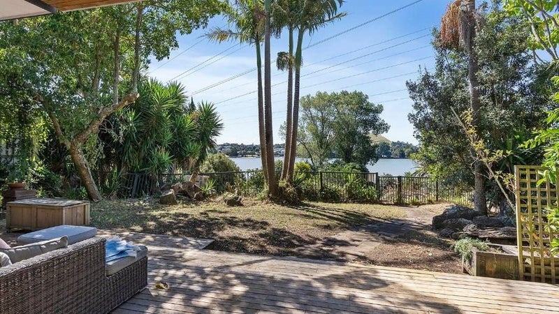 2/94 Waipuna Road, Panmure, Auckland - Carousel 1