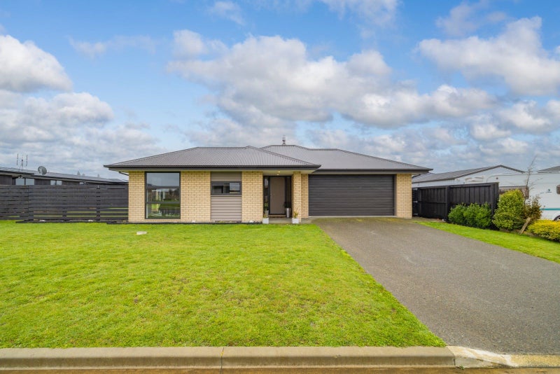 10 Ruru Place, Oxford, Oxford - Carousel 1