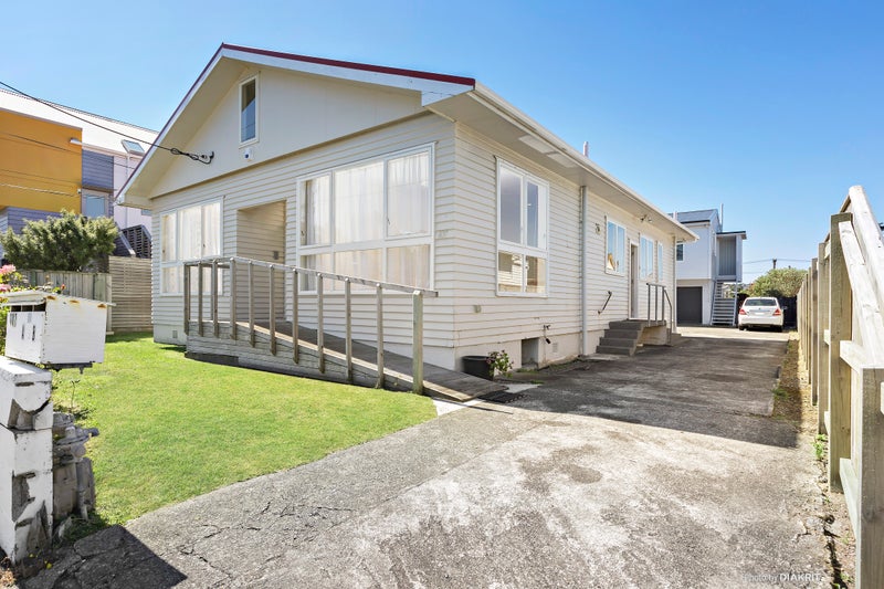 107 Rongotai Road, Kilbirnie, Wellington - Carousel 1