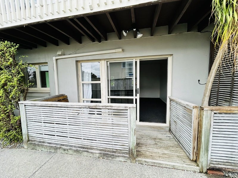 2/28 Hawkins Street, Meadowbank, Auckland - Carousel 1
