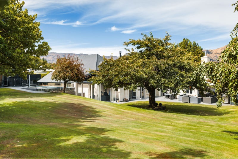 28 Upton Street, Wanaka - Carousel 1