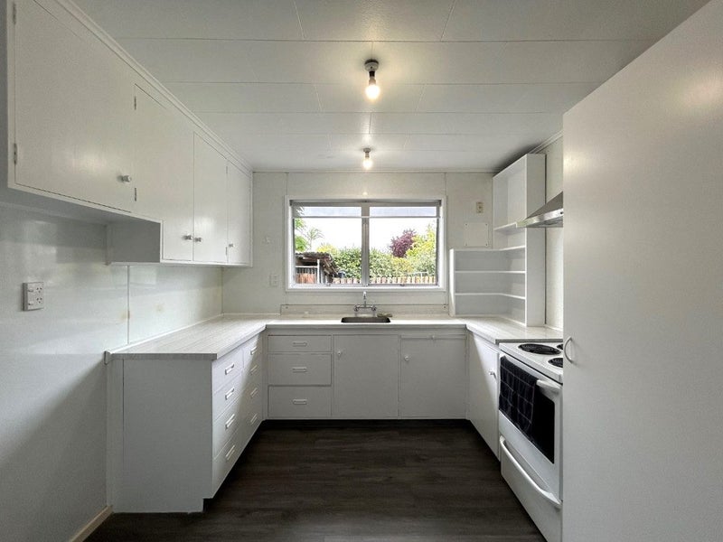 44 Avenue Road, Greenmeadows, Napier - Carousel 1