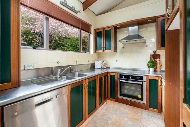 27 Elliffe Place, Shiel Hill, Dunedin - Carousel 2