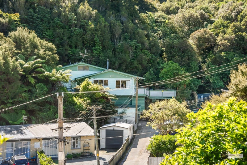 15 John Street, Stokes Valley, Lower Hutt - Carousel 14