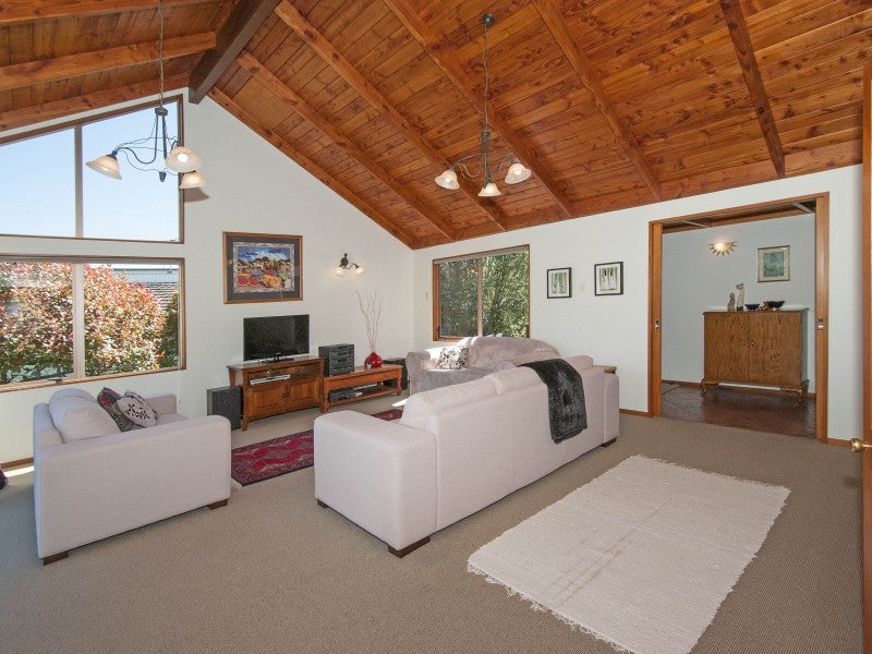 12 Summit Road, Fairfield, Lower Hutt - Carousel 2