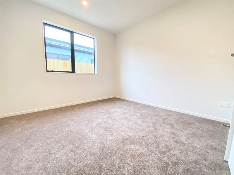 11 Noia Way, Karaka, Papakura - Carousel 9