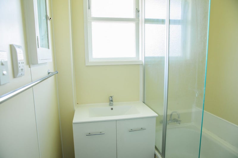 91 Eversleigh Road, Belmont, Auckland - Carousel 10