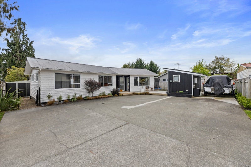15 Frederick Street, Two Mile Bay, Taupo - Carousel 1