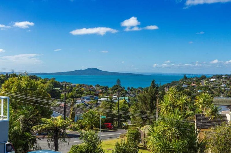 3 Jellicoe Road, Murrays Bay, Auckland - Carousel 2