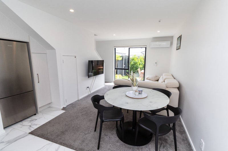 7/10 Avery Grove, Boulcott, Lower Hutt - Carousel 2