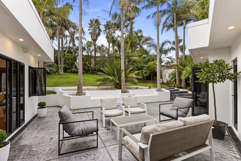 1/52 Masterton Road, Rothesay Bay, Auckland - Carousel 1