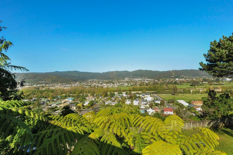 5 Gurney Road, Kelson, Lower Hutt - Carousel 2