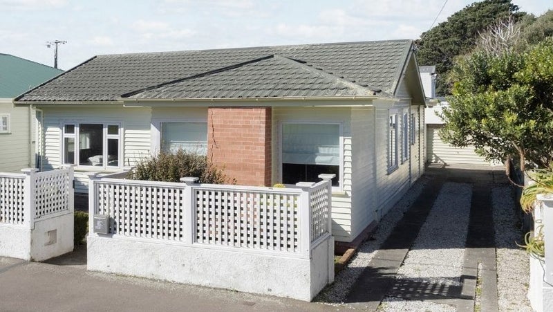 39 Hector Street, Seatoun, Wellington - Carousel 1