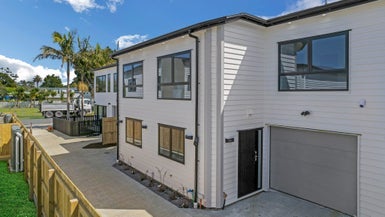 3D Ferguson Street, Mangere East, Auckland - Carousel 1