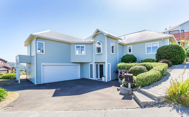 1 Signallers Grove, Strathmore Park, Wellington - Carousel 1