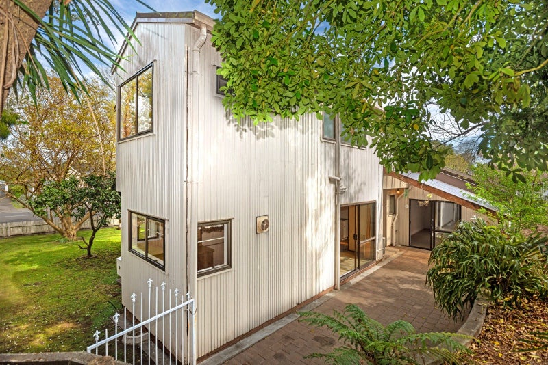 93 Stout Street, Whataupoko, Gisborne - Carousel 2