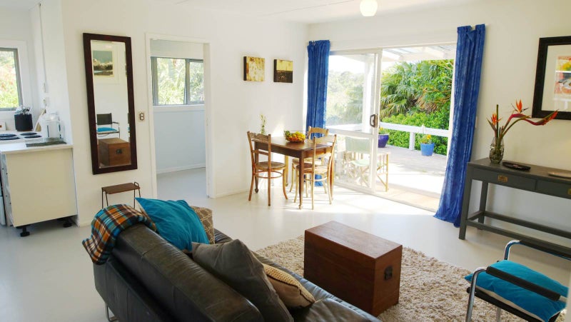 2/8 Te Toki Road, Waiheke Island, Auckland - Carousel 2