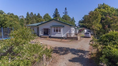 852 Backriver Road, Peria - Carousel 1