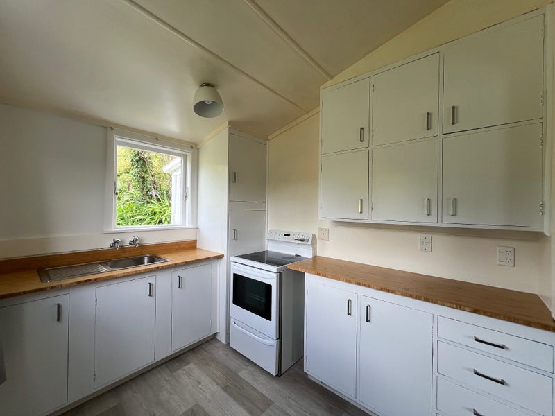 7 Mount Pleasant Road, Aro Valley, Wellington - Carousel 2