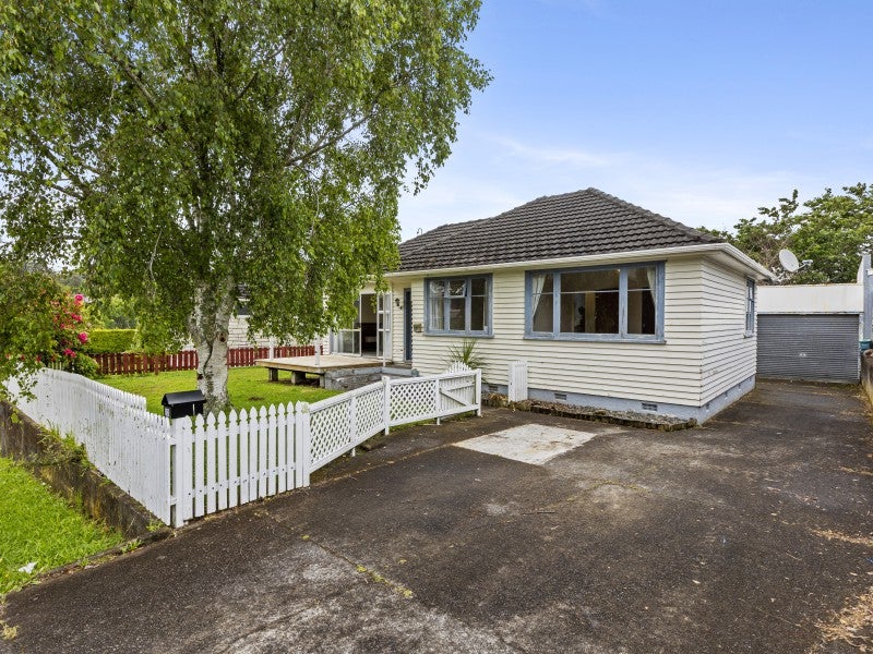 12 Pembroke Street, Westown, New Plymouth - Carousel 1