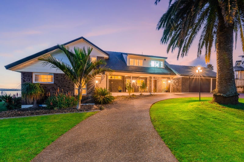 43 St Annes Crescent, Wattle Downs, Auckland - Carousel 2