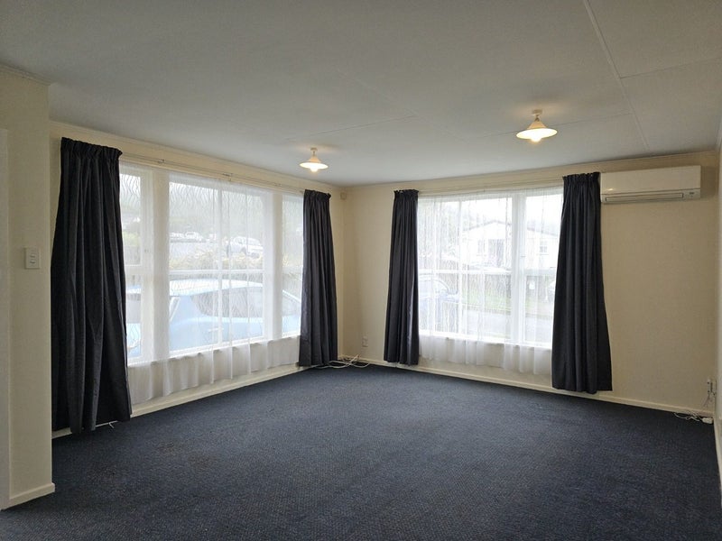 24 Rangituhi Crescent, Takapuwahia, Porirua - Carousel 2