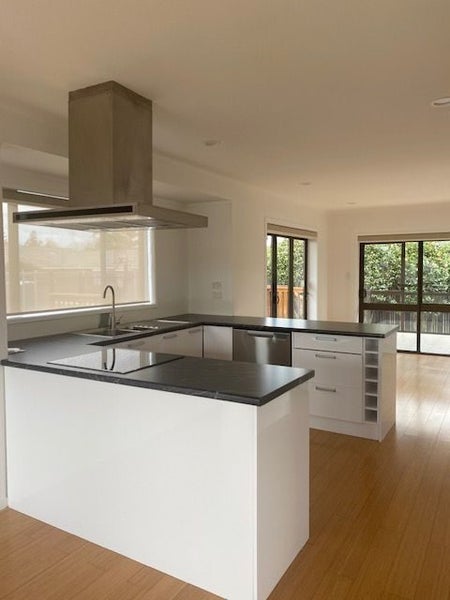 3 Elrita Place, Conifer Grove, Takanini - Carousel 2