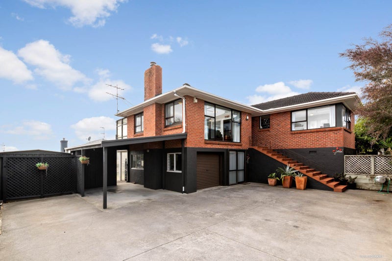 47 Rodney Street, Howick, Auckland - Carousel 1