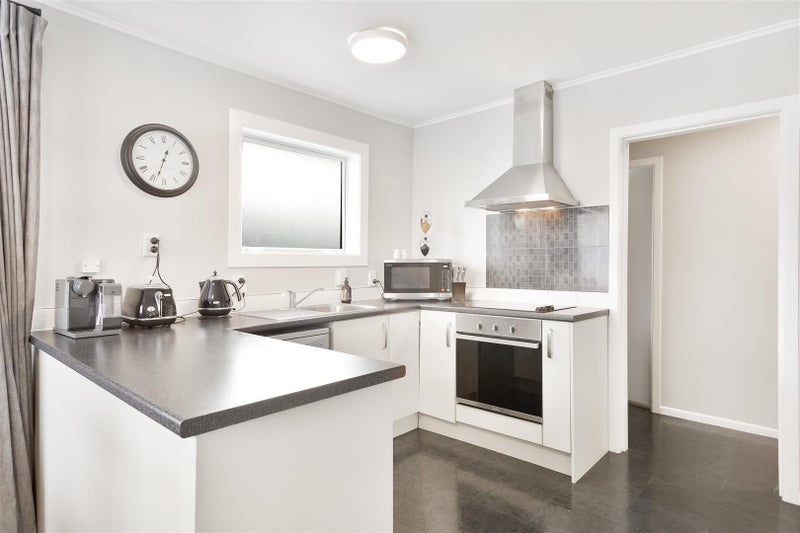 15 Margaret Place, Deanwell, Hamilton - Carousel 2