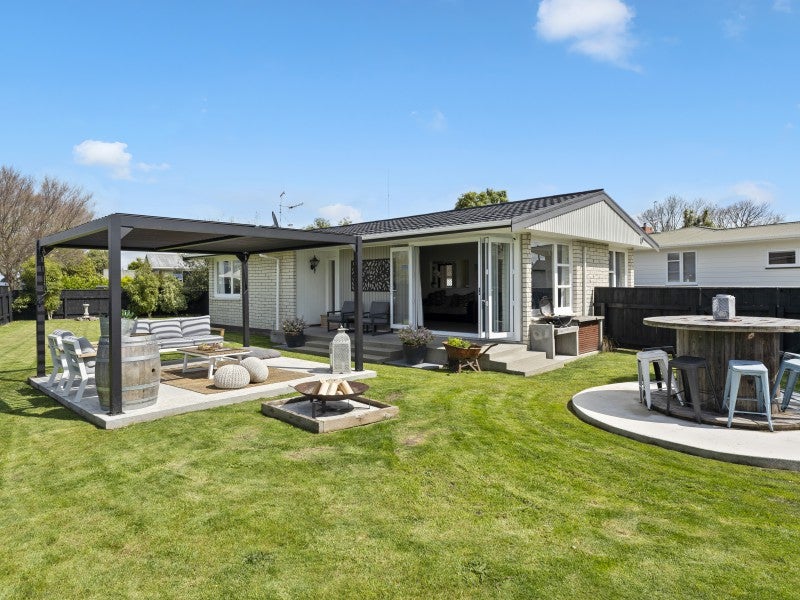 1 Sutherland Crescent, Westbrook, Palmerston North - Carousel 2