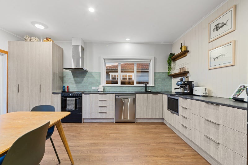 8 Garnett Avenue, Spreydon, Christchurch - Carousel 2