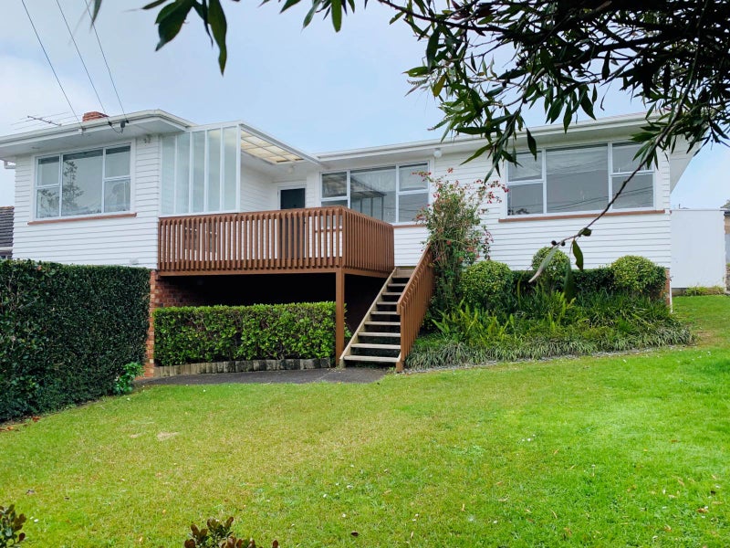 64 Whitney Street, New Windsor, Auckland - Carousel 1