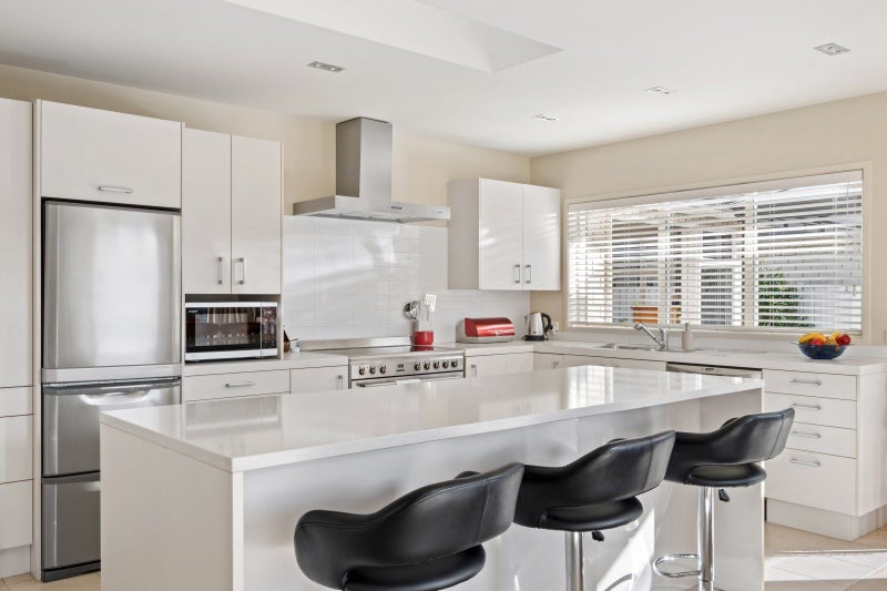 19 Pohutukawa Grove, Lytton West, Gisborne - Carousel 2