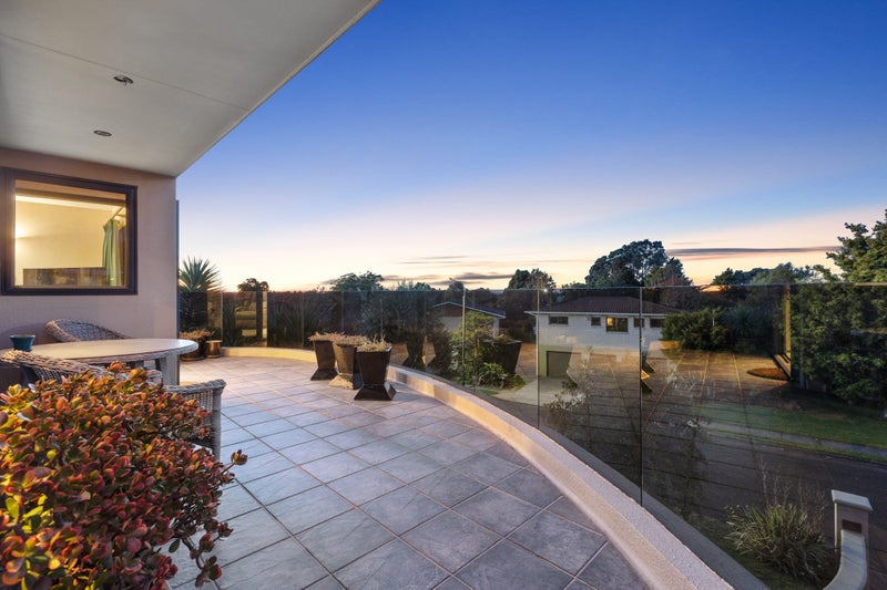 3 Fairfax Terrace, Frankleigh Park, New Plymouth - Carousel 2