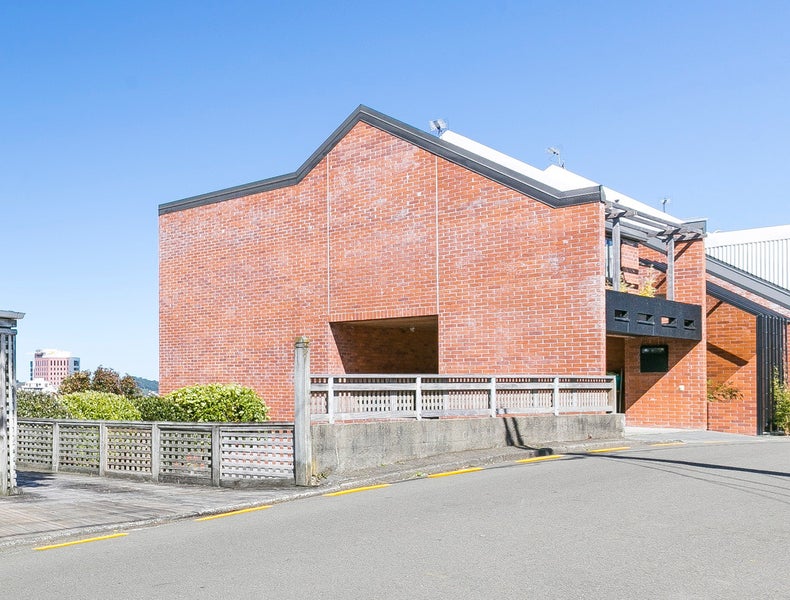 17 Clermont Terrace, Kelburn, Wellington - Carousel 2