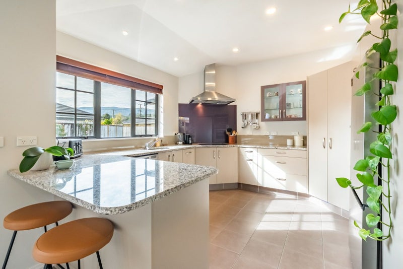 39 Ebdentown Street, Ebdentown, Upper Hutt - Carousel 2