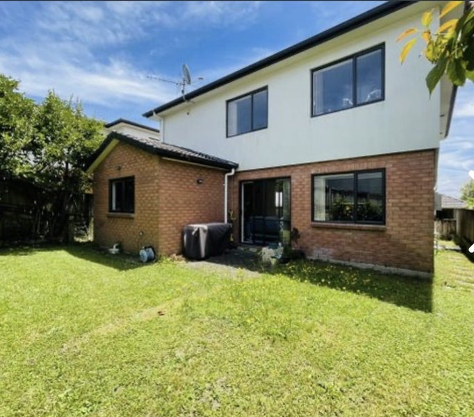 16 Hira Way, Hillsborough, Auckland - Carousel 2